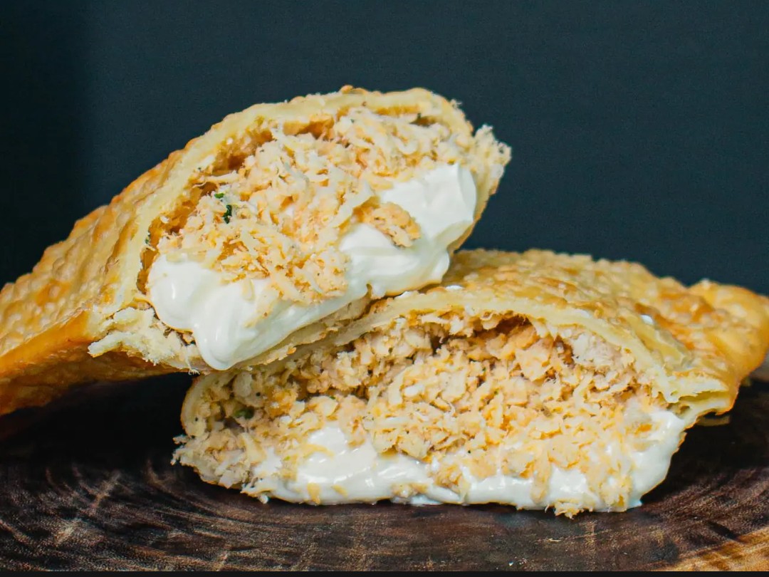 Pastel de Frango com Catupiry