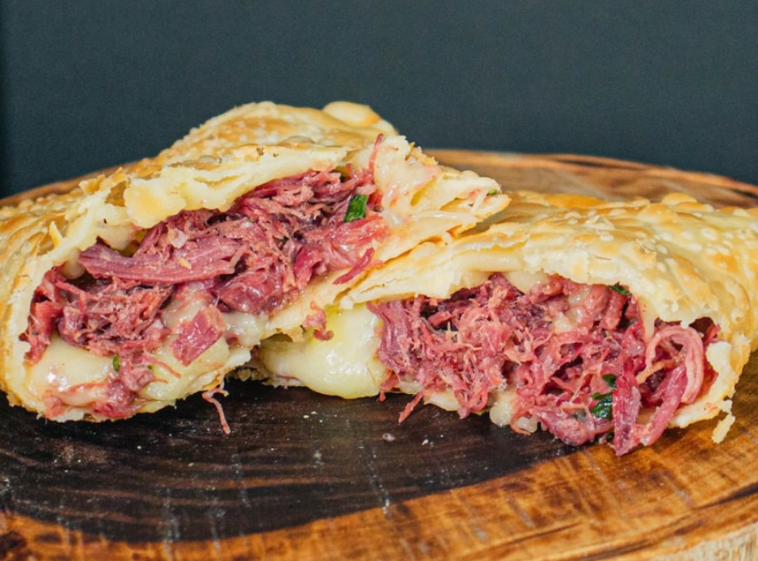 Pastel de Carne seca com queijo