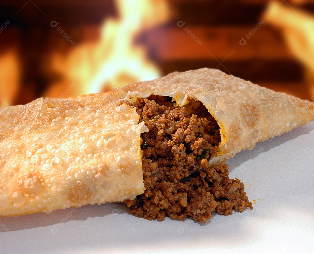 Tradicional Carne com Mussarela